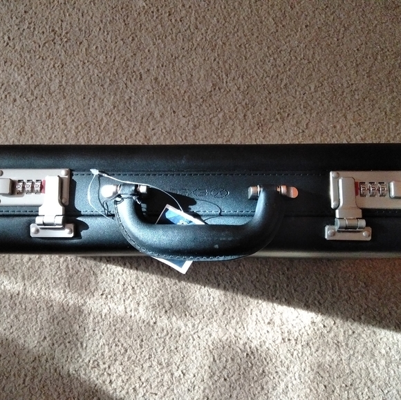 Classic briefcase - Picture 7 of 8